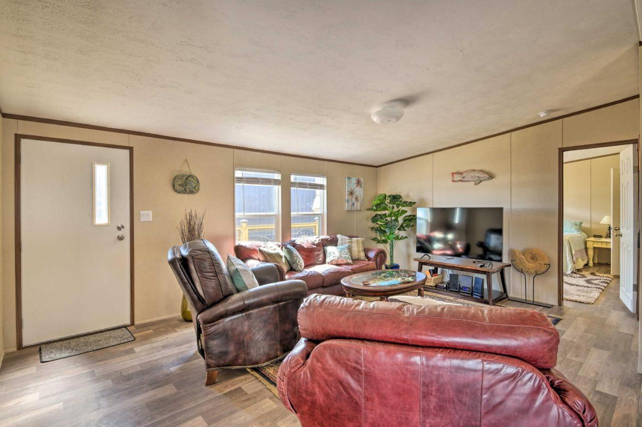 Quaint Port Oconnor Home - 3 Mi To Beach! Port O'Connor Exterior photo